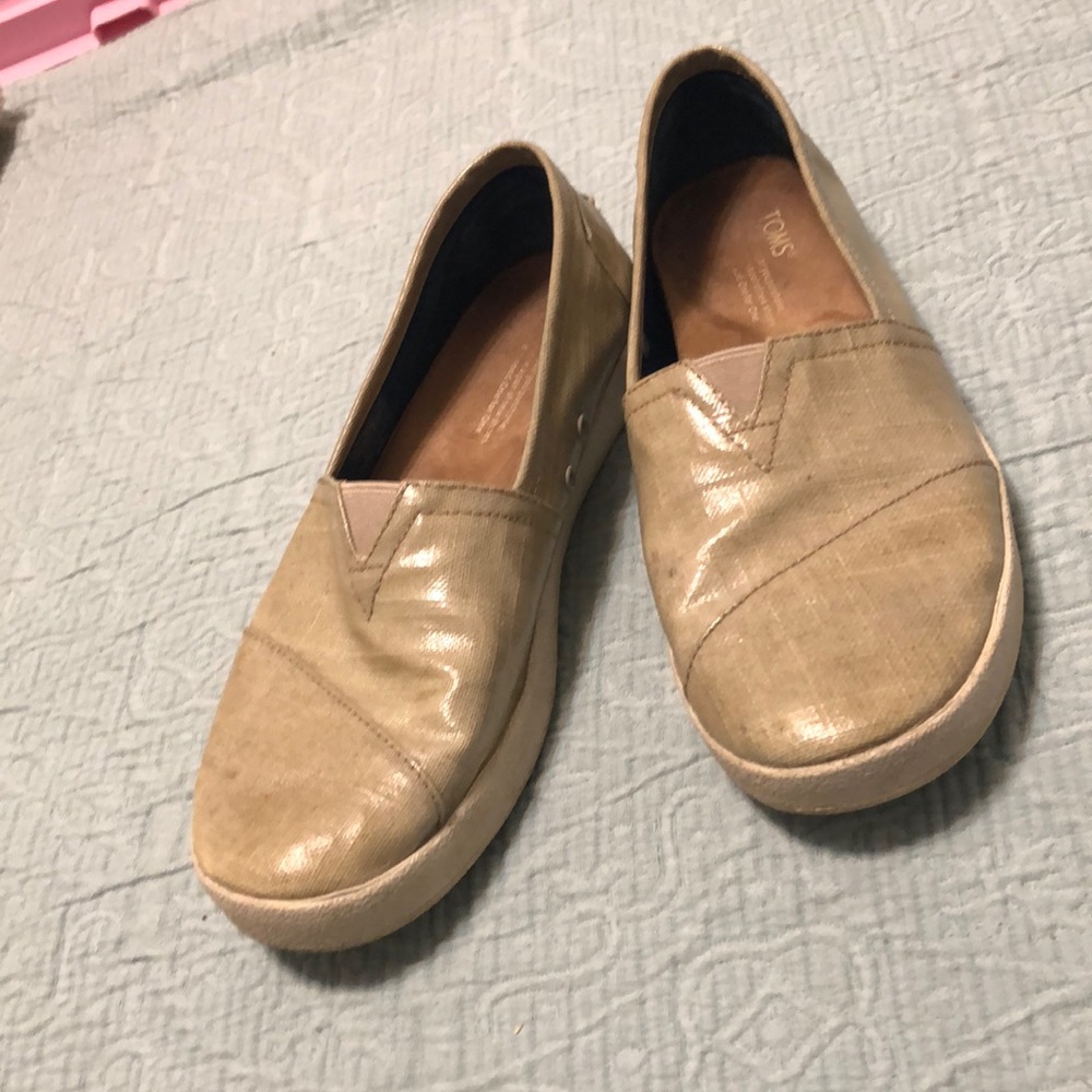 Tan toms size 8.5